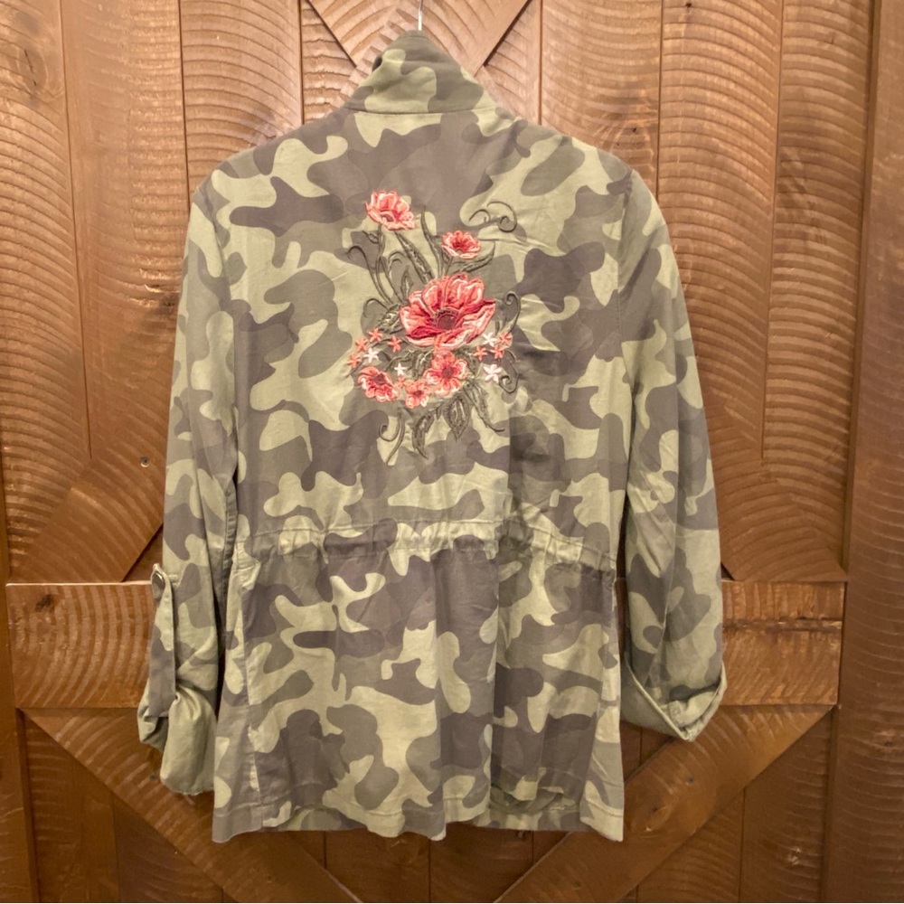 Ashley by 26 International Floral Embroidered Camo Jacket size small - Picture 3 of 12